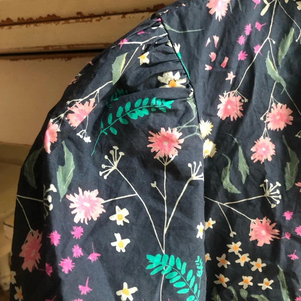 New w Tag: Beverly Drive Cotton Lawn Mini Day Gown with Pockets. Size Small